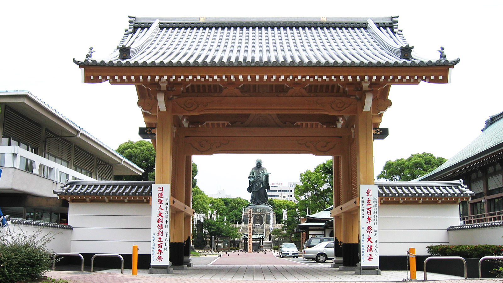 日蓮聖人銅像護持教会